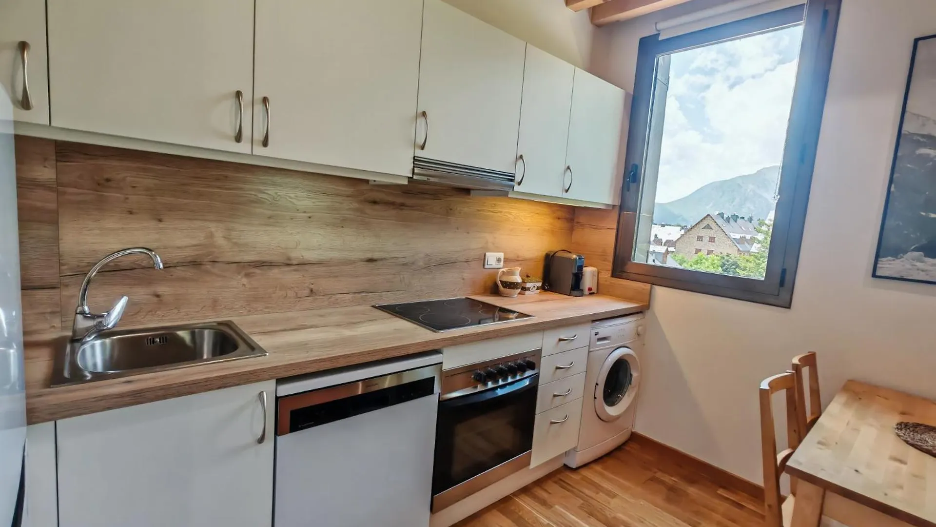 アパート Apartamento Abuhardillado Y Espacioso Auet 3 プラ・デ・ラ・エルミータ