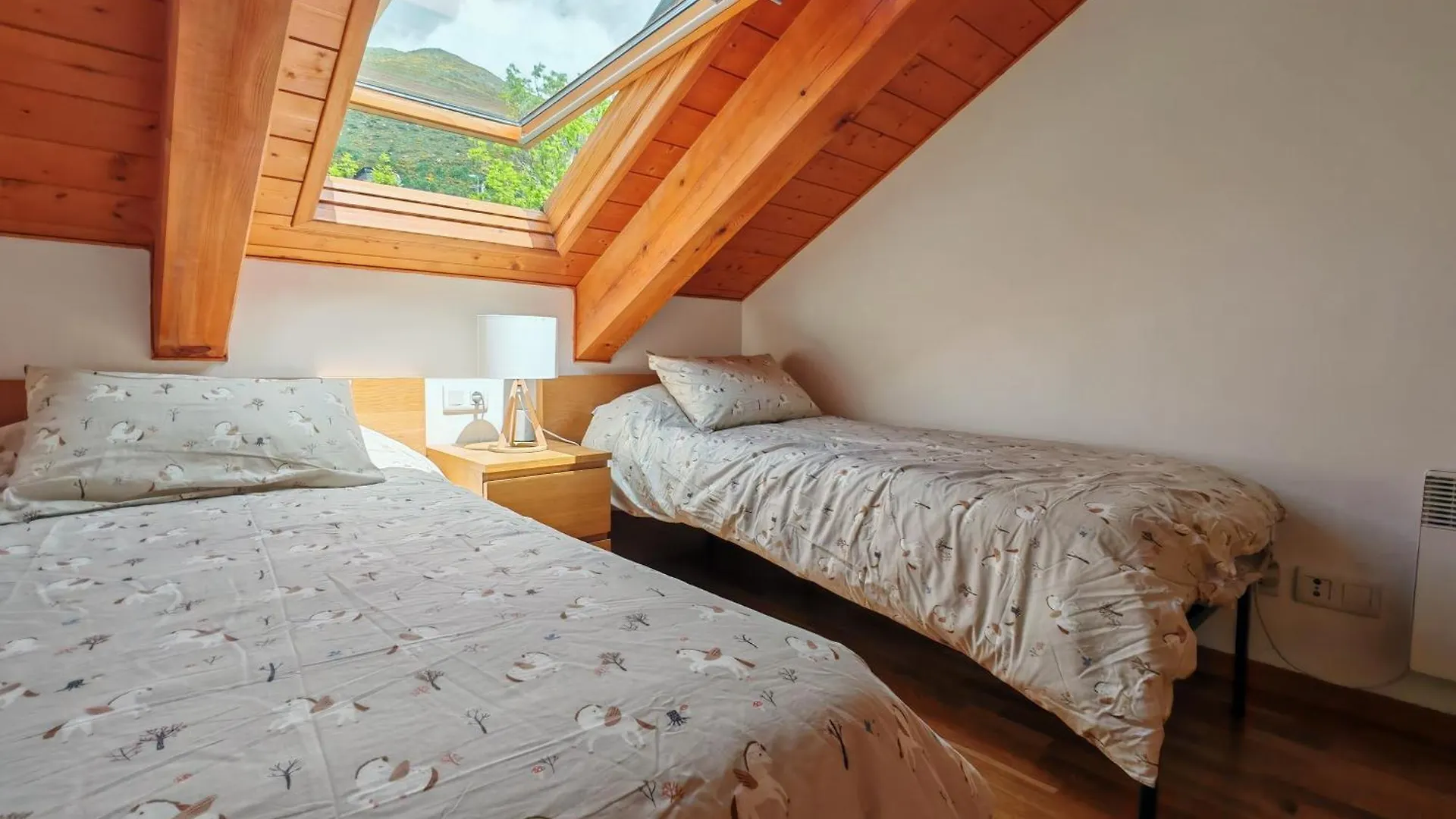 Apartamento Abuhardillado Y Espacioso Auet 3 プラ・デ・ラ・エルミータ 0*,