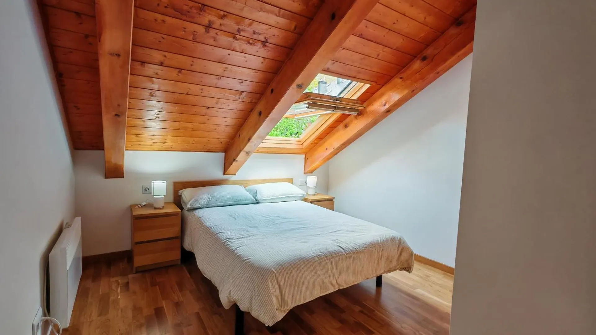 Apartamento Abuhardillado Y Espacioso Auet 3 プラ・デ・ラ・エルミータ